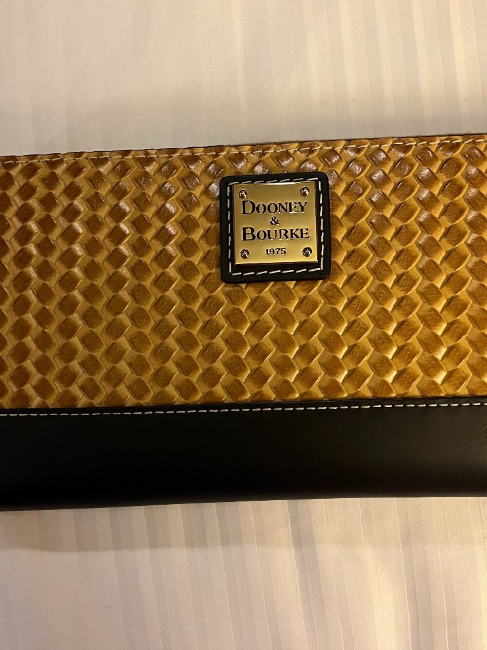Dooney & Bourke Leather Large Zip Around Wallet NWOT Black Tan Woven Pattern